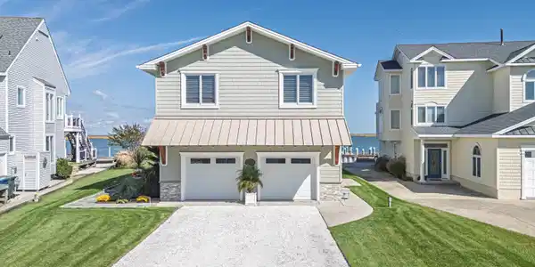 1411 E Shore Drive