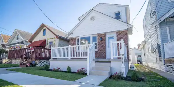 222 N Suffolk