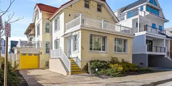 104 S Oakland