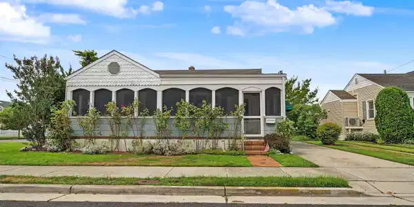 200 N Argyle