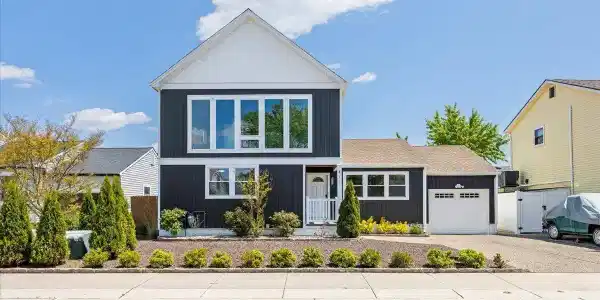 811 N Burghley