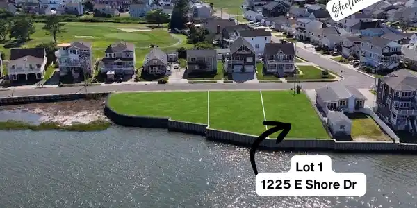 1225 E Shore