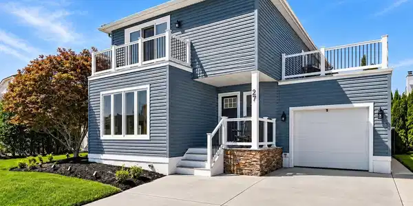 27 Bayside