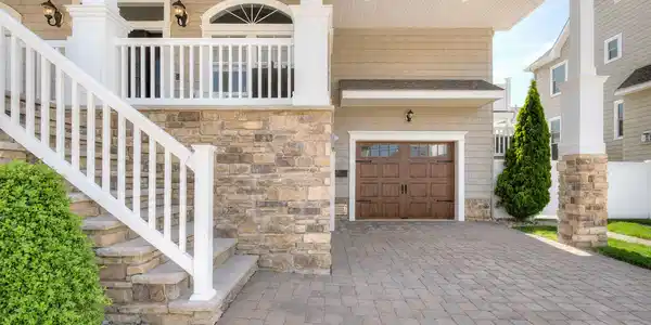 3201 Ventnor