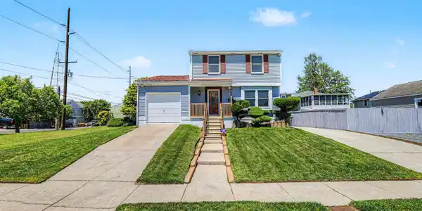1647 N Michigan