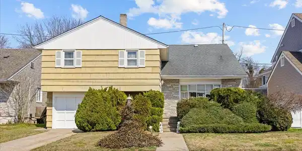 409 N Clermont