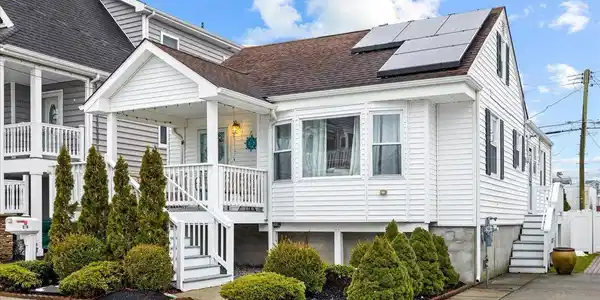 208 N Lancaster