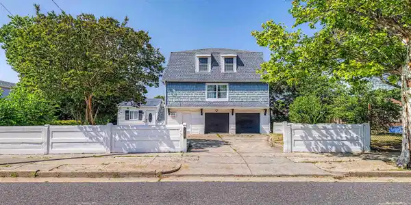 1507 N Michigan