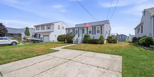 717 Sheridan