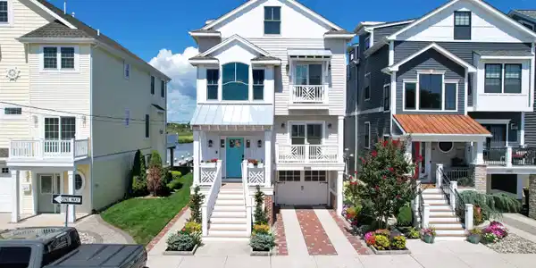 6705 Monmouth