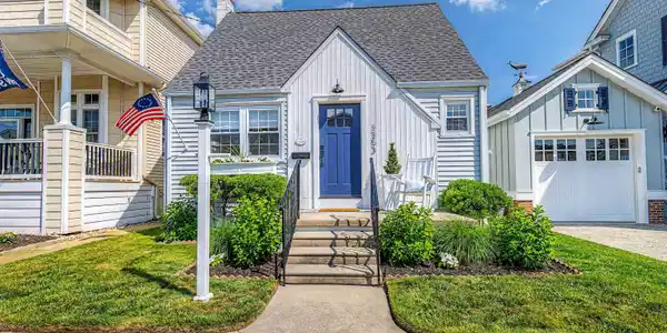 2353 Asbury