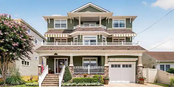 807 W Shore Dr.