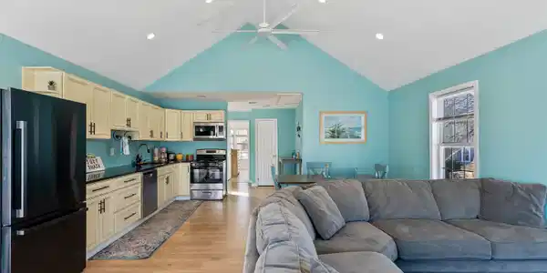 536 W Maple