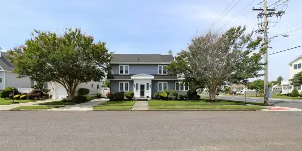 1800 W Brigantine