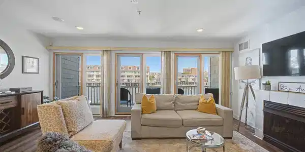 113 N Annapolis