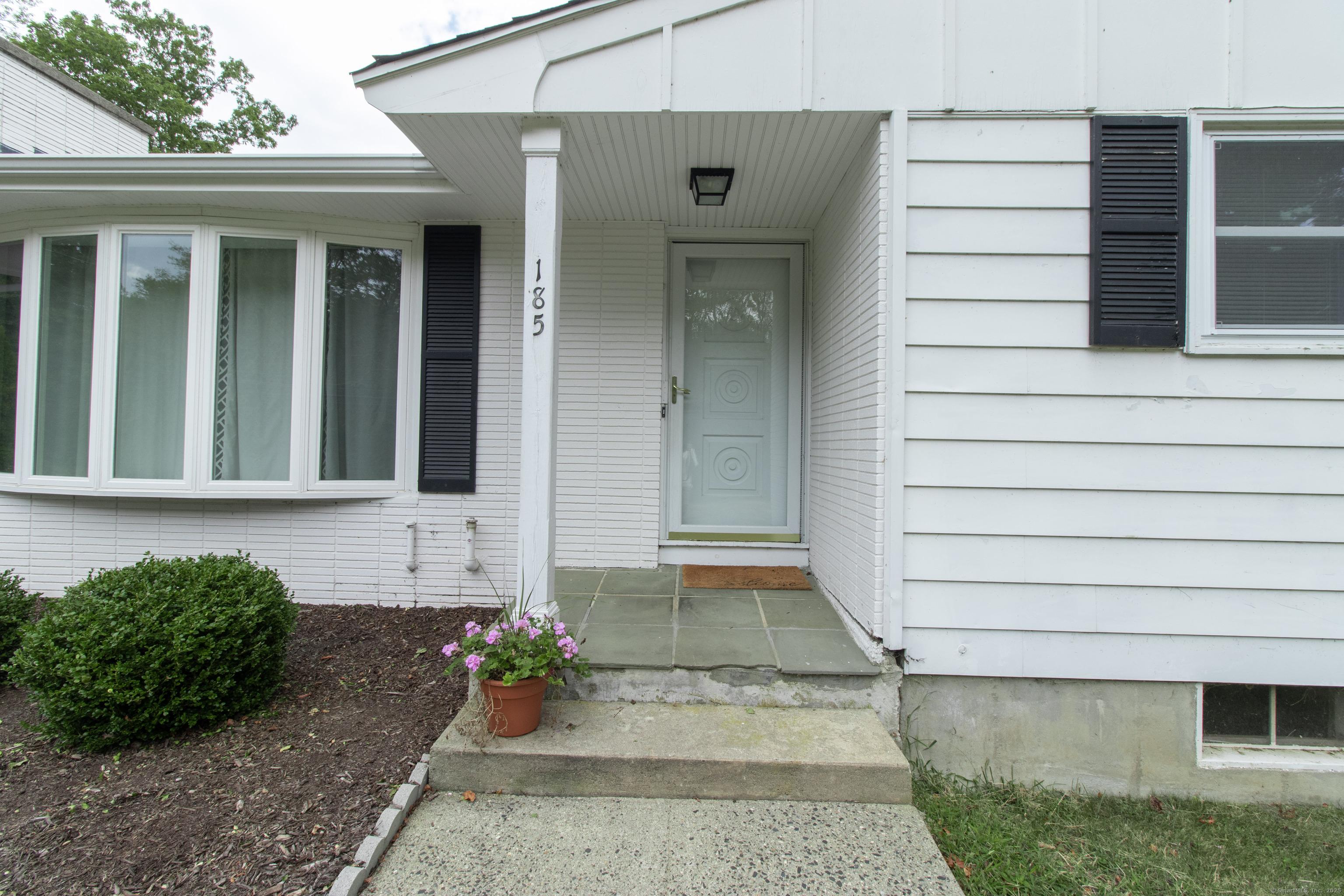 Image 3Front of Structure: Close Front of House