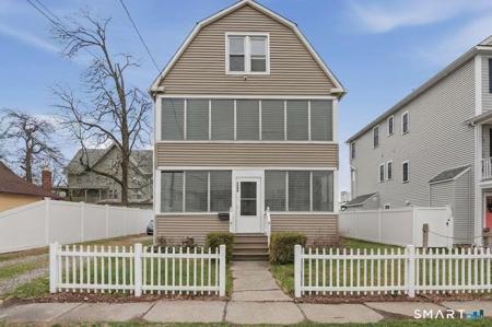 1009 East Broadway