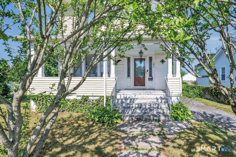 Image 1Front of House