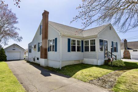 90 Chalker Beach Road