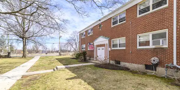 22 Courtland Avenue
