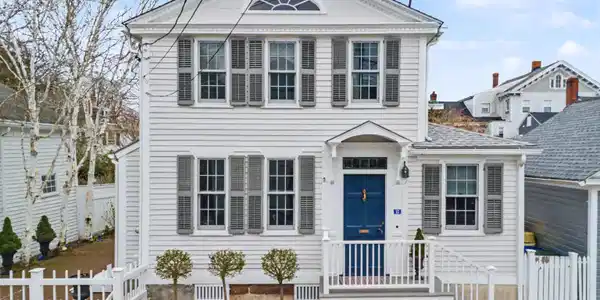 15 Grand Street
