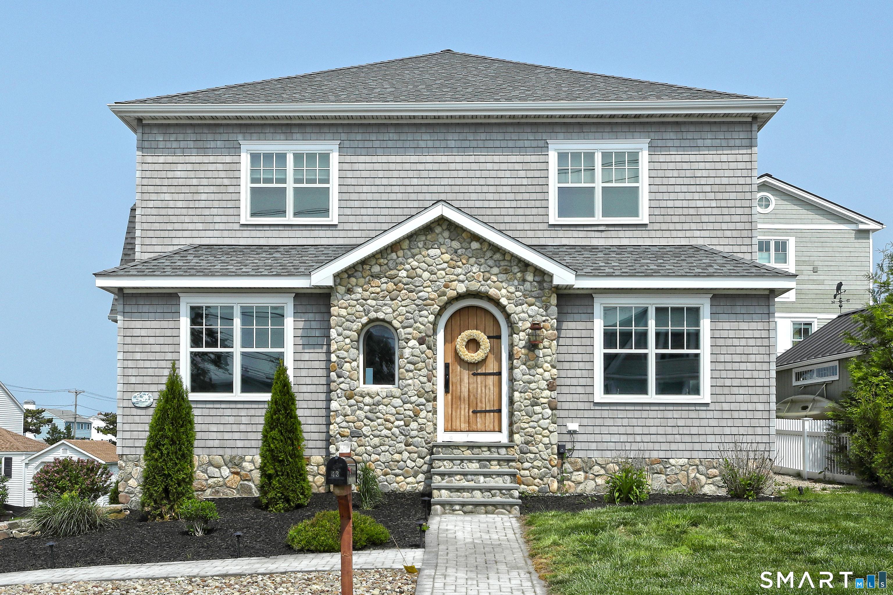 Image 1Front of House