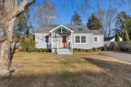 26 Cedar Island Avenue