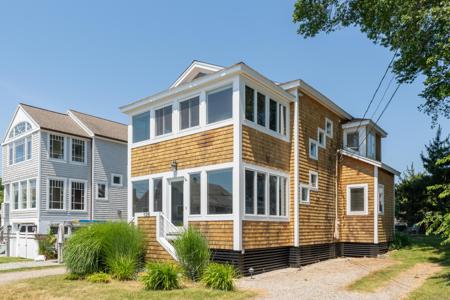 126 Beach Avenue