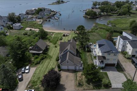 22 Bayberry Lane