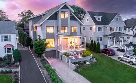 31 Shorefront Park