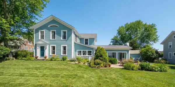 121 Middle Beach Road