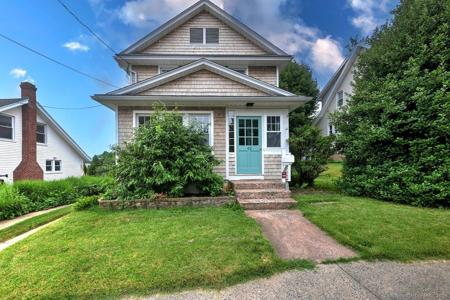 42 Ivy Street