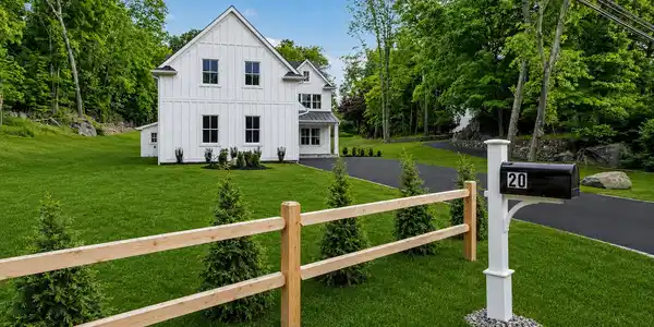 Image 2Front of House: Grass has been visually enhanced.