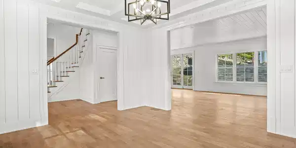 Image 4Dining Room: Formal dining room