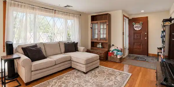 Image 3: Bright, Sunny Living (Can be Dining Rm)