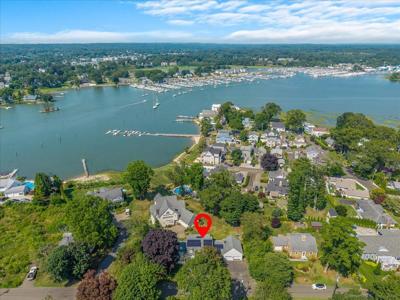 9 Spring Cove Road