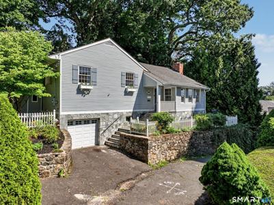 106 Shorefront Park
