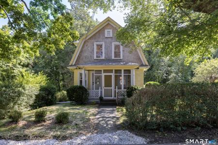 28 Watch Hill Avenue