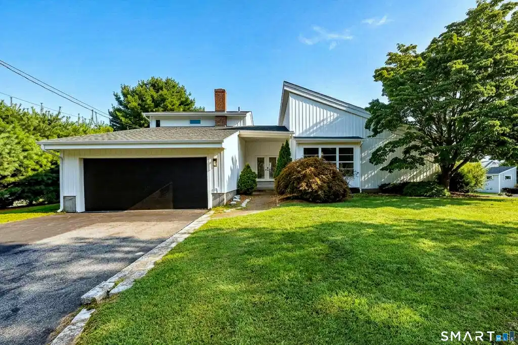 Image 1Front of House: Welcome to 18 Cedar Lane