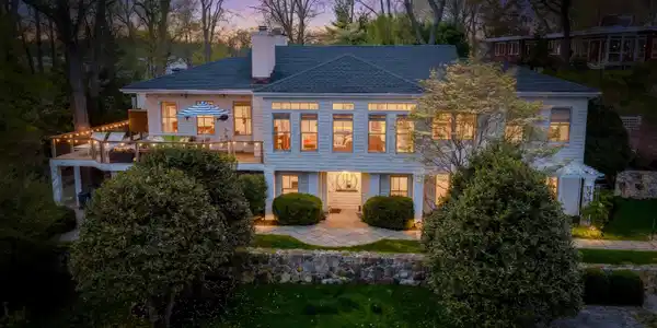 18 Dock Road