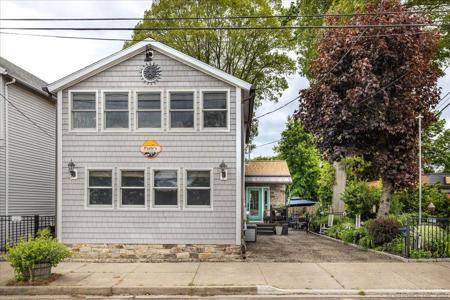 311 Captain Thomas Boulevard