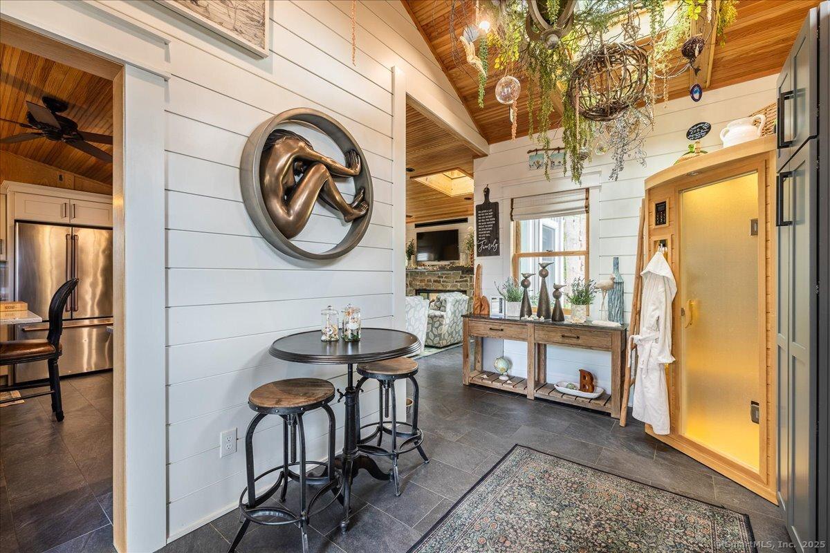 Image 4: Foyer leading to kitchen and sunroom