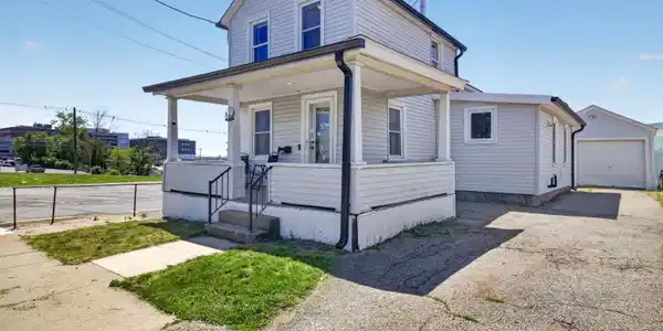 13 Oak Street
