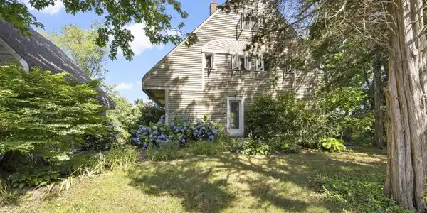 Image 4: Front of home