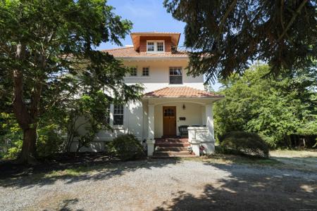 845 Ocean Avenue