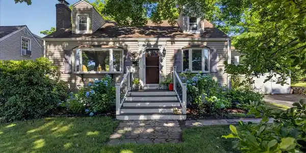 52 Hillside Avenue