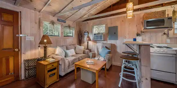 Image 3: Cozy living room area