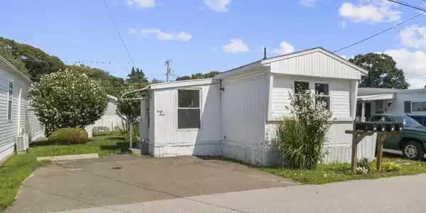44 Linden Avenue North