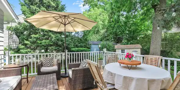 8 Willow Lane