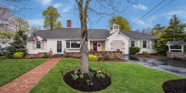 6 Cedar Island Avenue